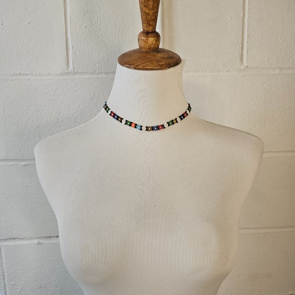 True VNT 1970's Hippie Boho Western Handmade Daisy Chain Beaded Choker Necklace